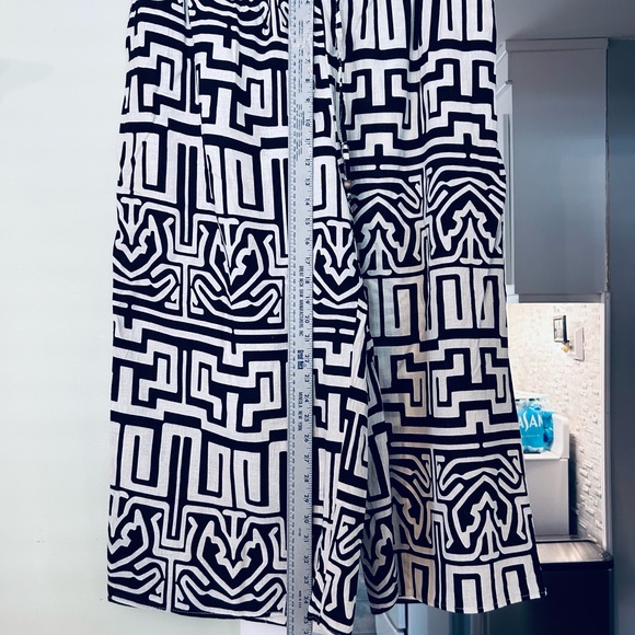 Be luau ready with these Rachel Zoe Black and White Geometric Pants worn once ! - Picture 5 of 5